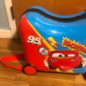 Disney Pixar Lightning McQueen Kids Ride-On Suitcase - Red & Blue